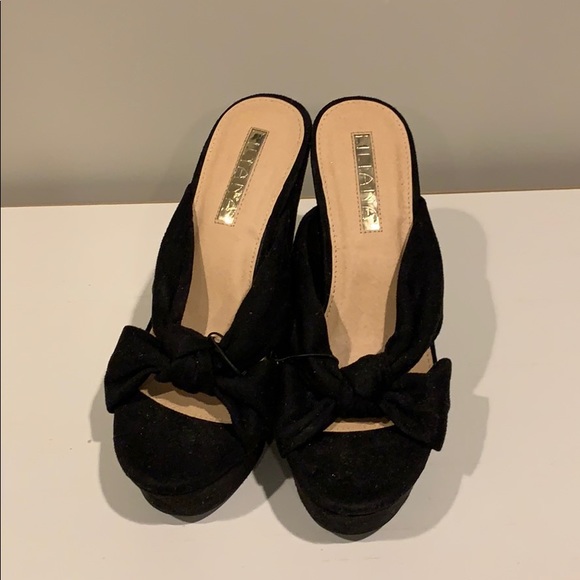 NWOT black suede platform shoes - Picture 2 of 4